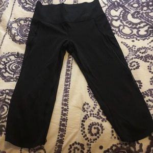Lululemon More Than Miles crops size 6